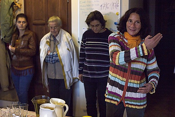 Daniella irányt mutat